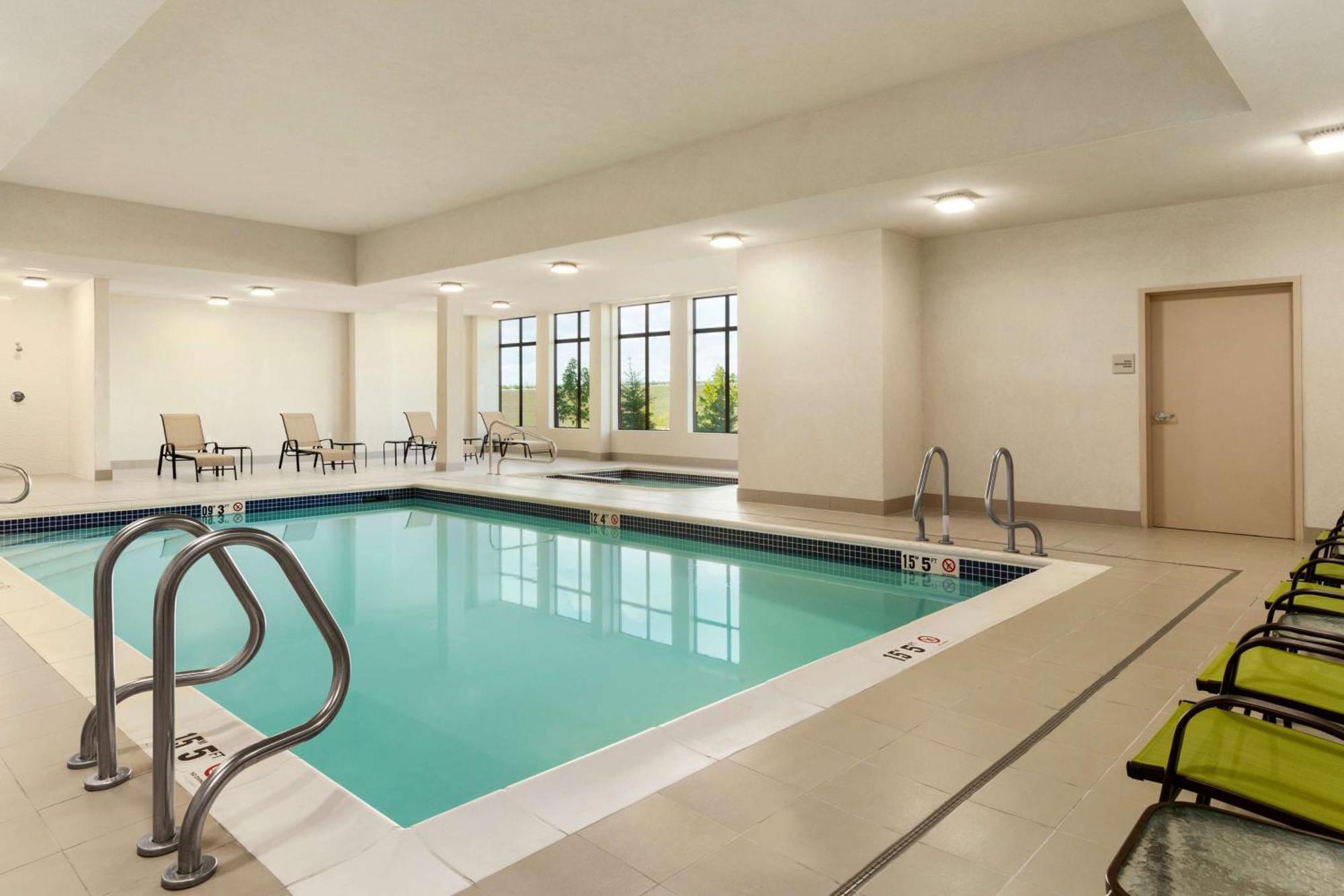 Hampton Inn By Hilton Edmonton/Sherwood Park Exterior photo